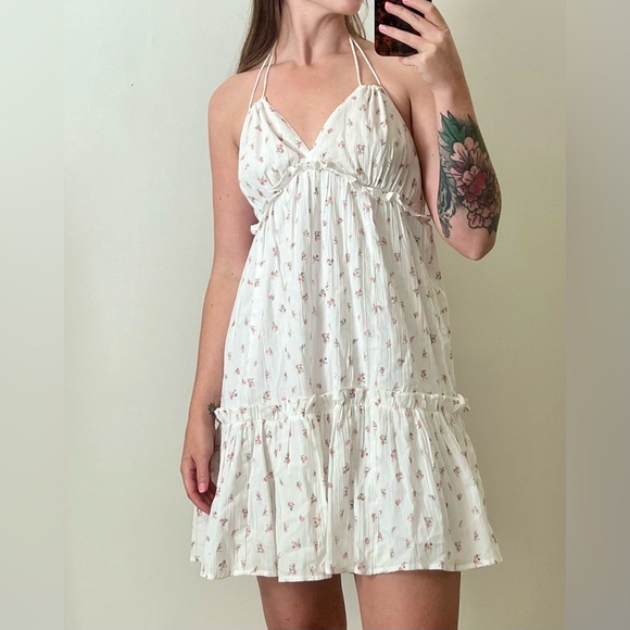 Cute Floral Halter Dress - Picture 2 of 6